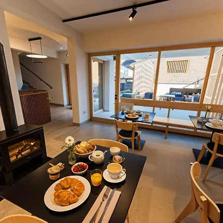 Old Coach House Hotel 3*