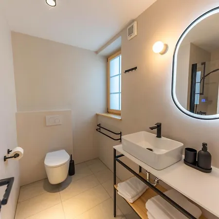 Hotel Old Coach House 3*